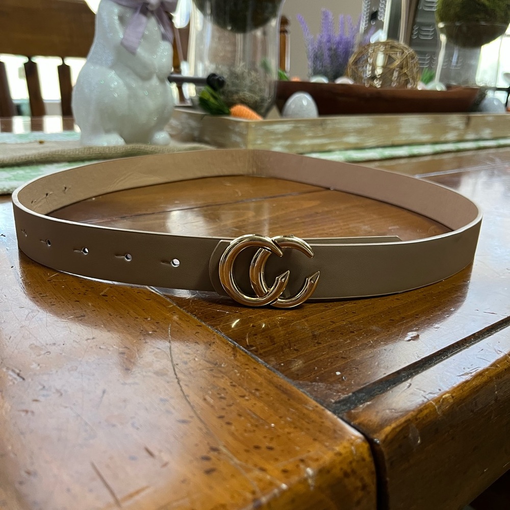 Elegant Tan Belt with Gold Buckle
